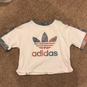semi cropped Adidas T-shirt